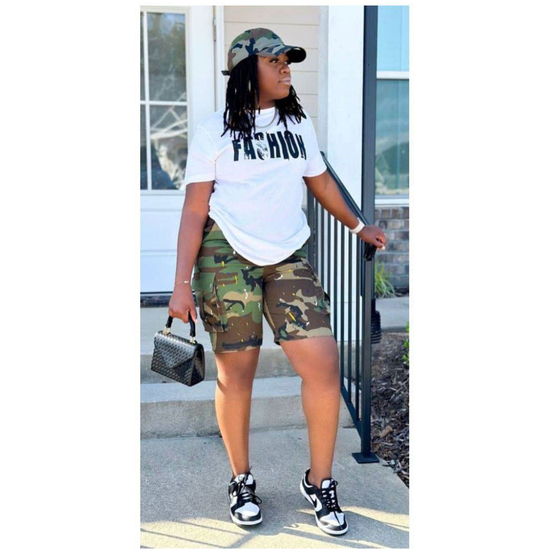 Hot selling fashionable camouflage print women’s summer T-shirt with shorts two-piece set, set includes: camouflage work bag shorts, T-shirt
