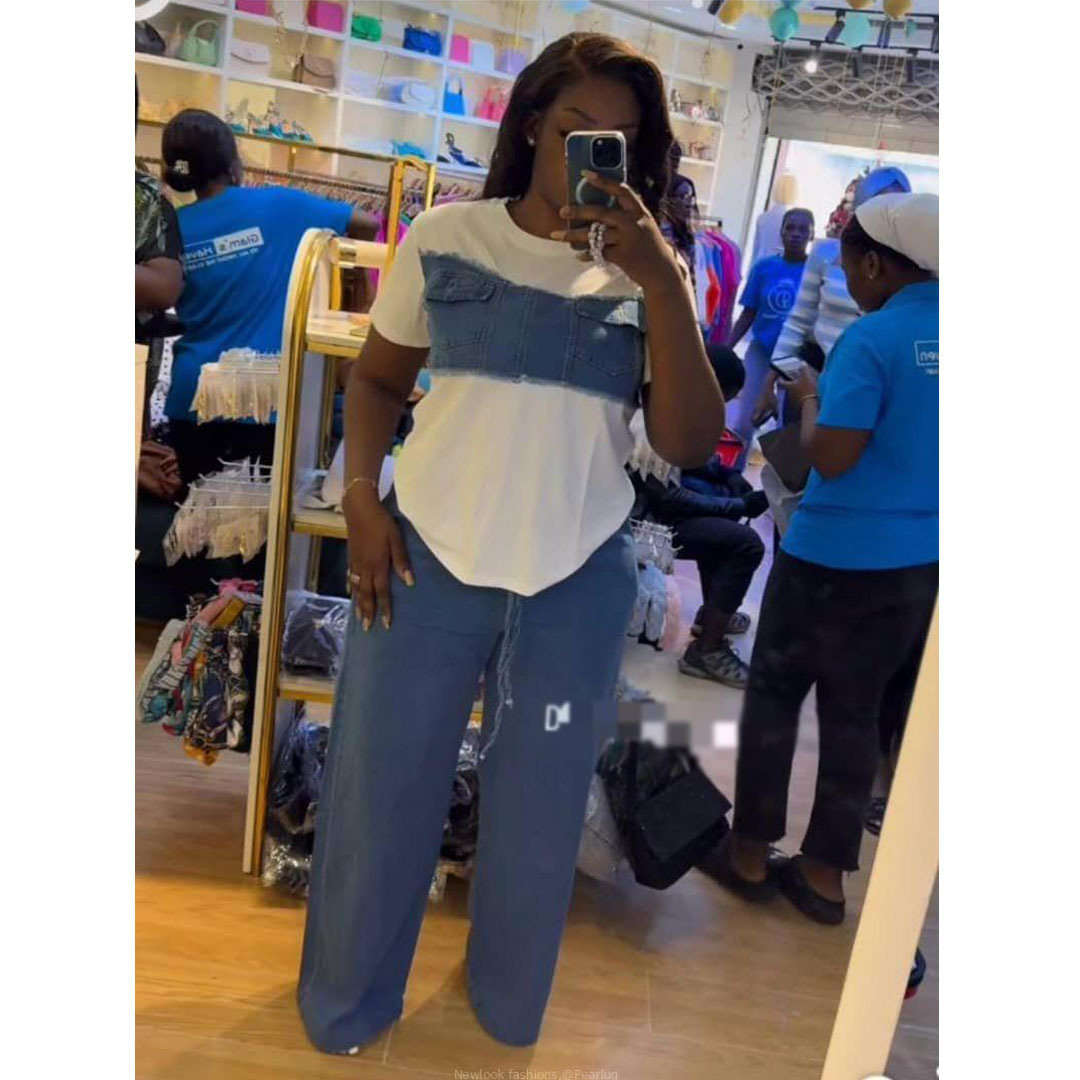 Women’s high-quality striped print short-sleeved shirt and fashionable straight wide-leg jeans two-piece set, the set includes: solid color jeans, fashionable T-shirt