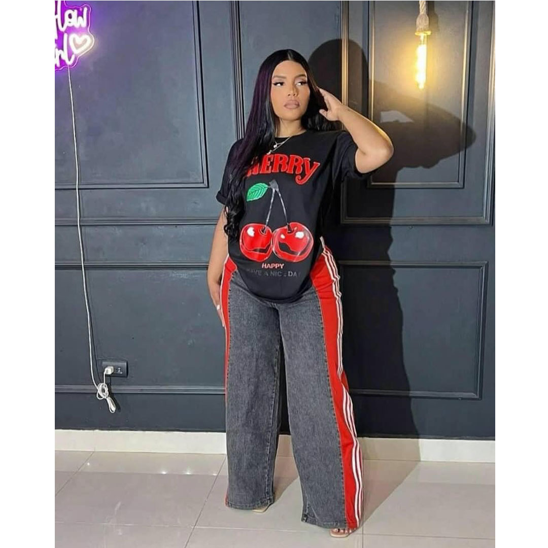 New fashion women’s loose high waist striped straight trousers and personality T-shirt set, the set includes: striped straight trousers, personality T-shirt