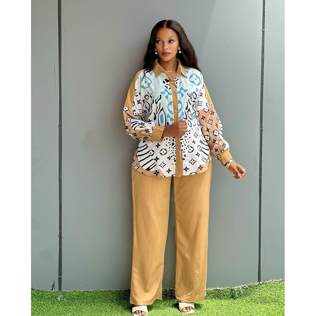 New fashion printed woven fabric women’s casual long-sleeved shirt two-piece set, the set includes: printed shirt, casual pants